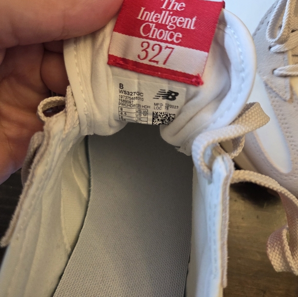 Womens New Balance 327 - Picture 6 of 6